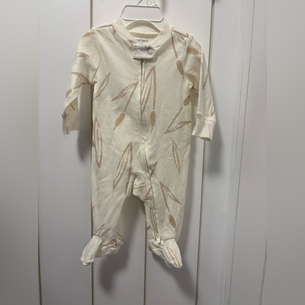 Carters Gender Neutral Pyjama - Picture 2 of 5